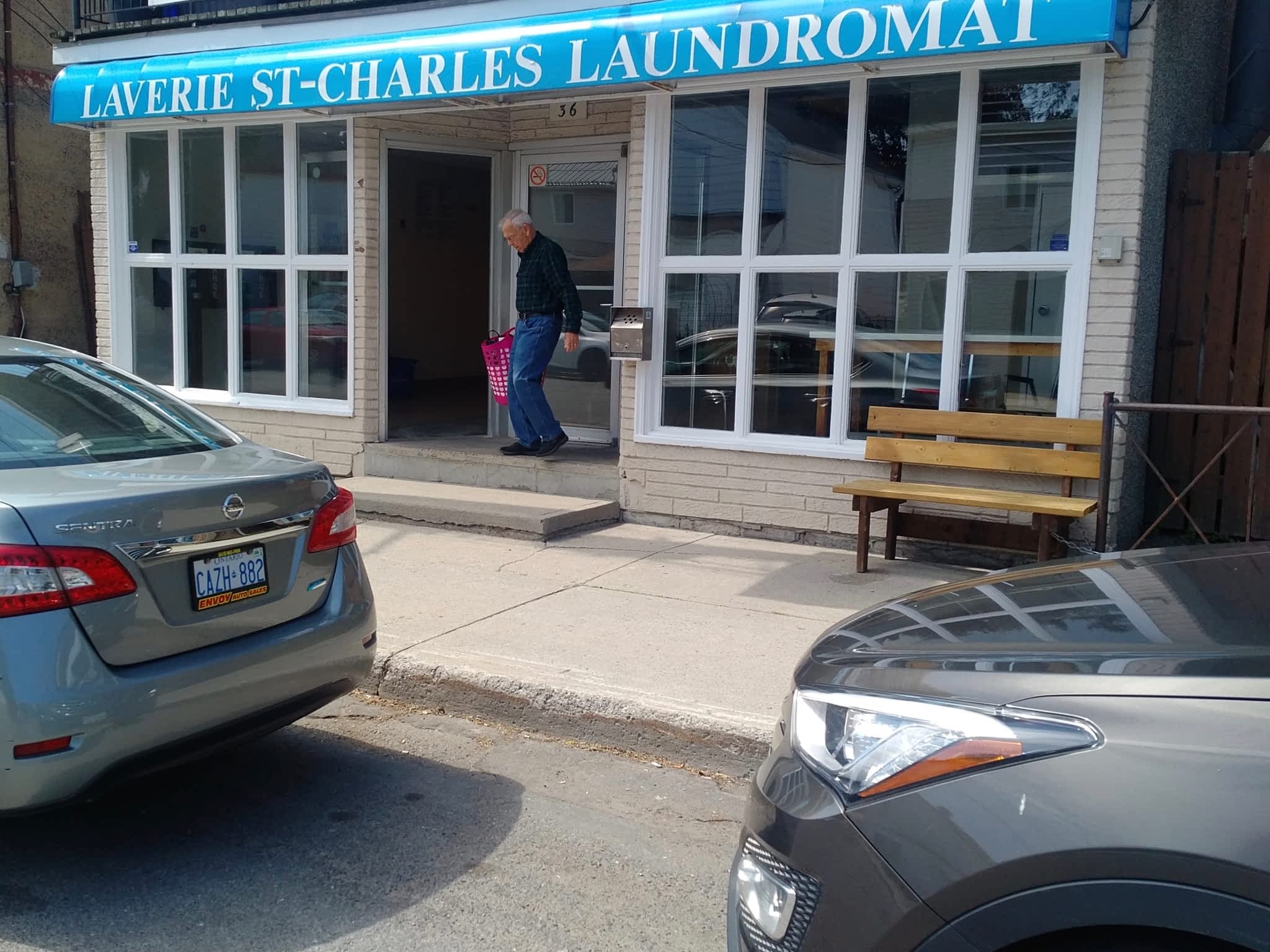 photo St Charles Laundromat