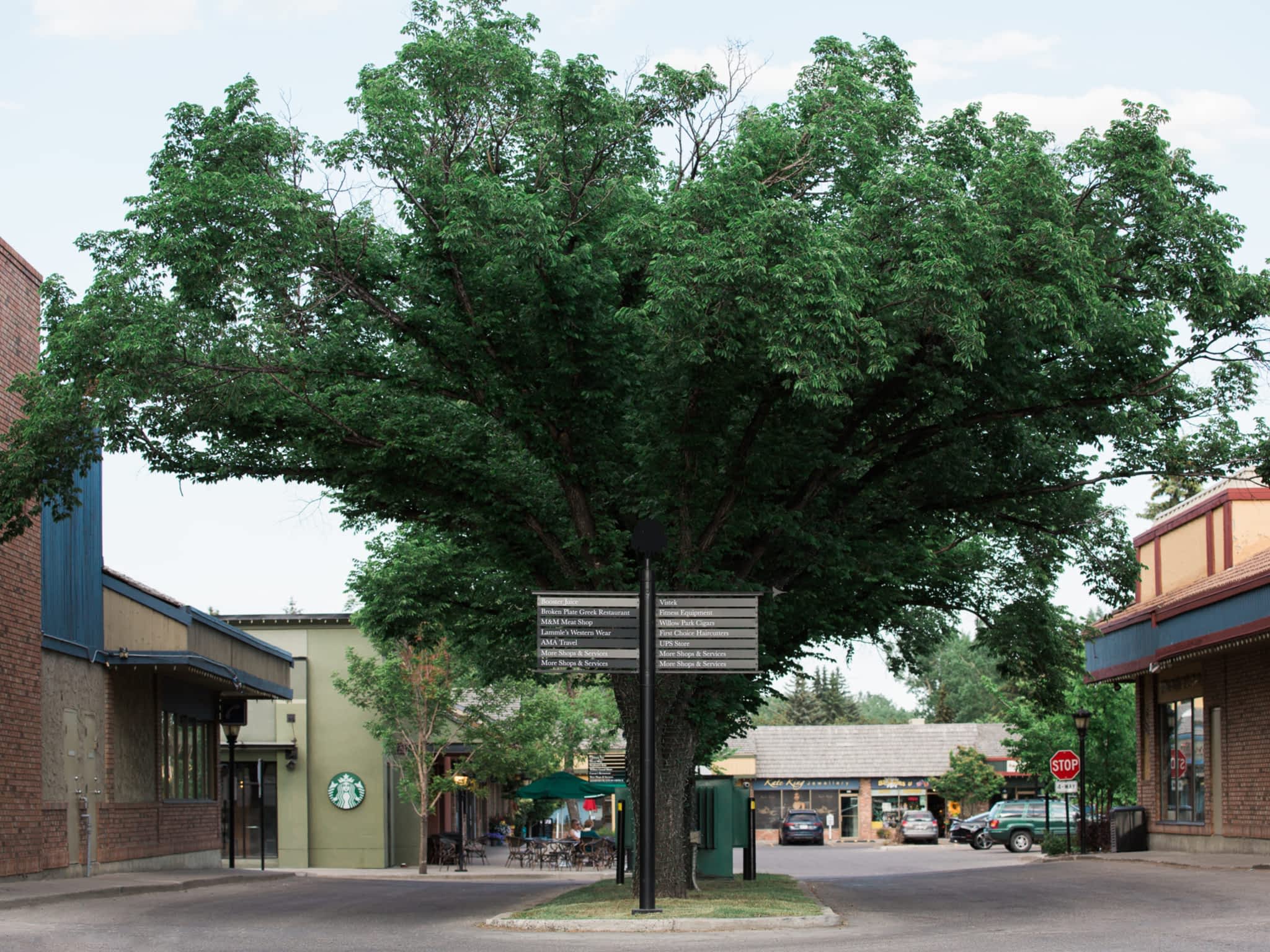 photo Willow Park Village Shopping Centre