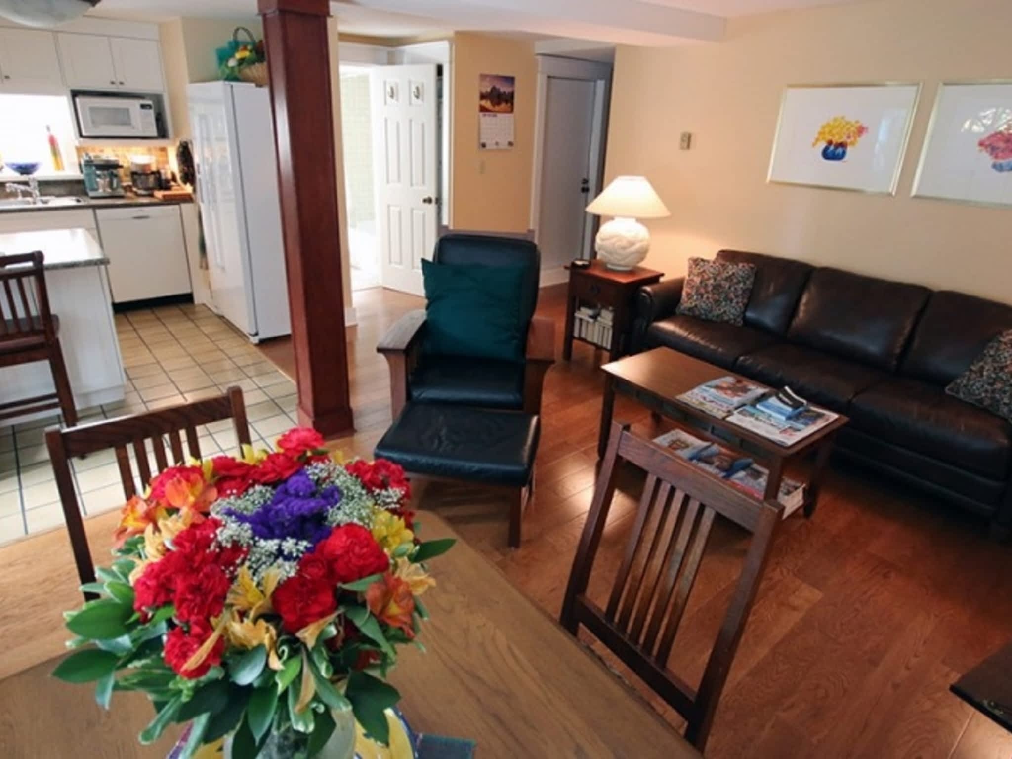 photo A Suite at Kitsilano Cottage