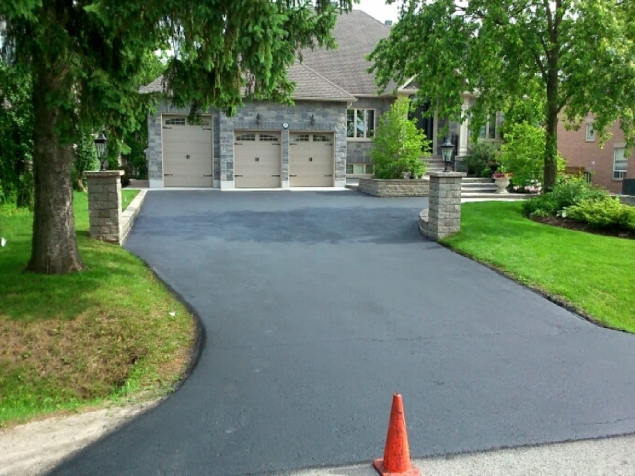 photo Constant Driveway Sealer - Dries In 45 Min.