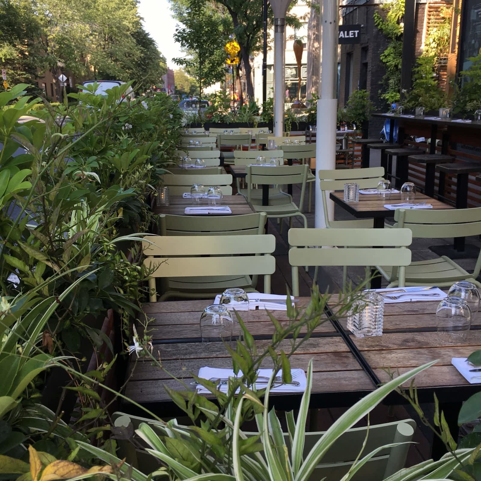 Grinder Menu, Réservation et Prix 1708 rue NotreDame O, Montréal, QC