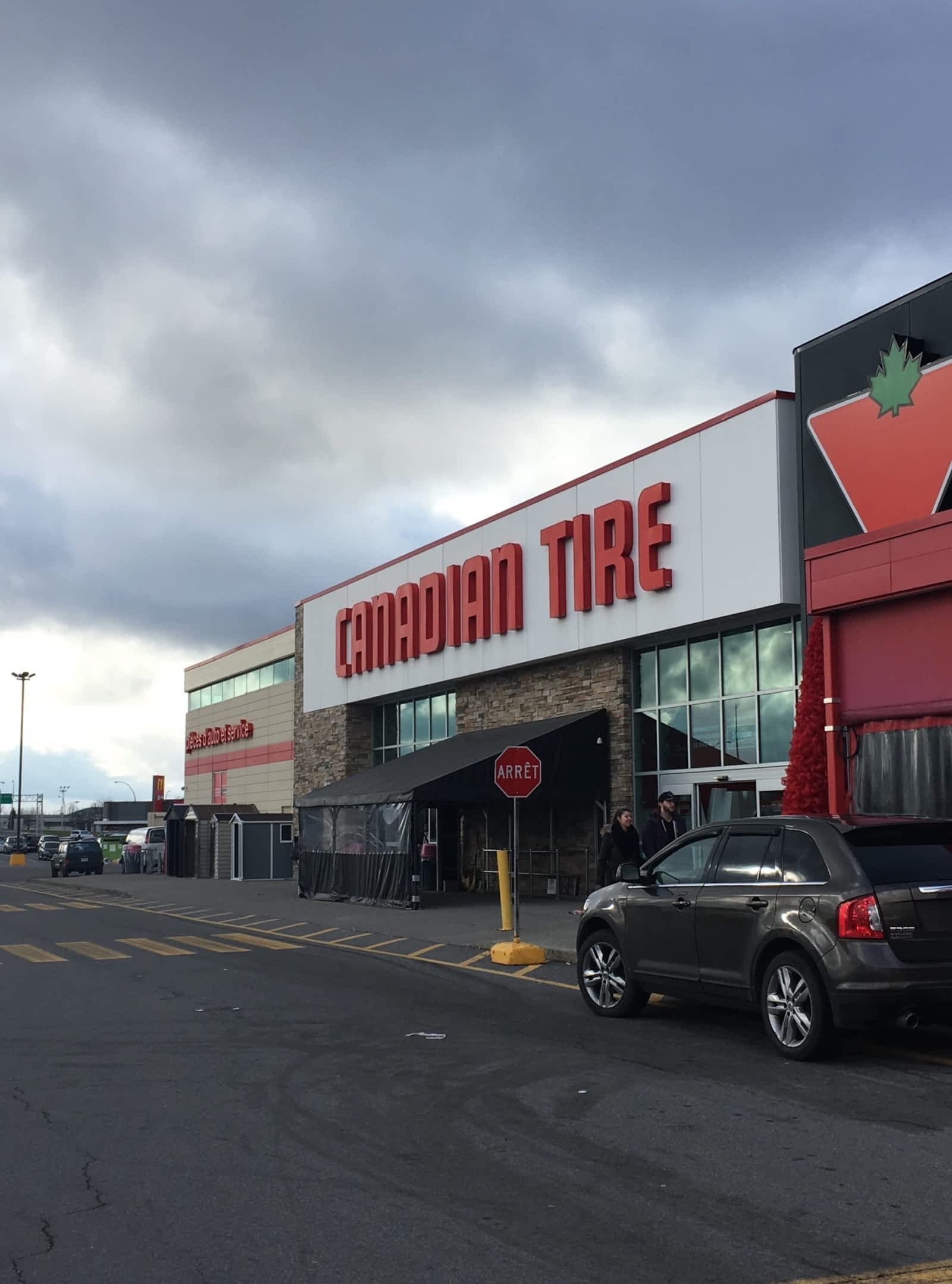 Canadian Tire Opening Hours 3079, boul des Sources, Dollarddes