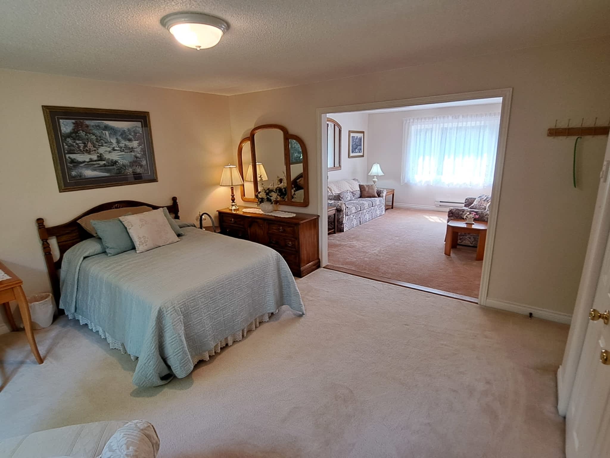 photo Niagara Retirement and Boarding