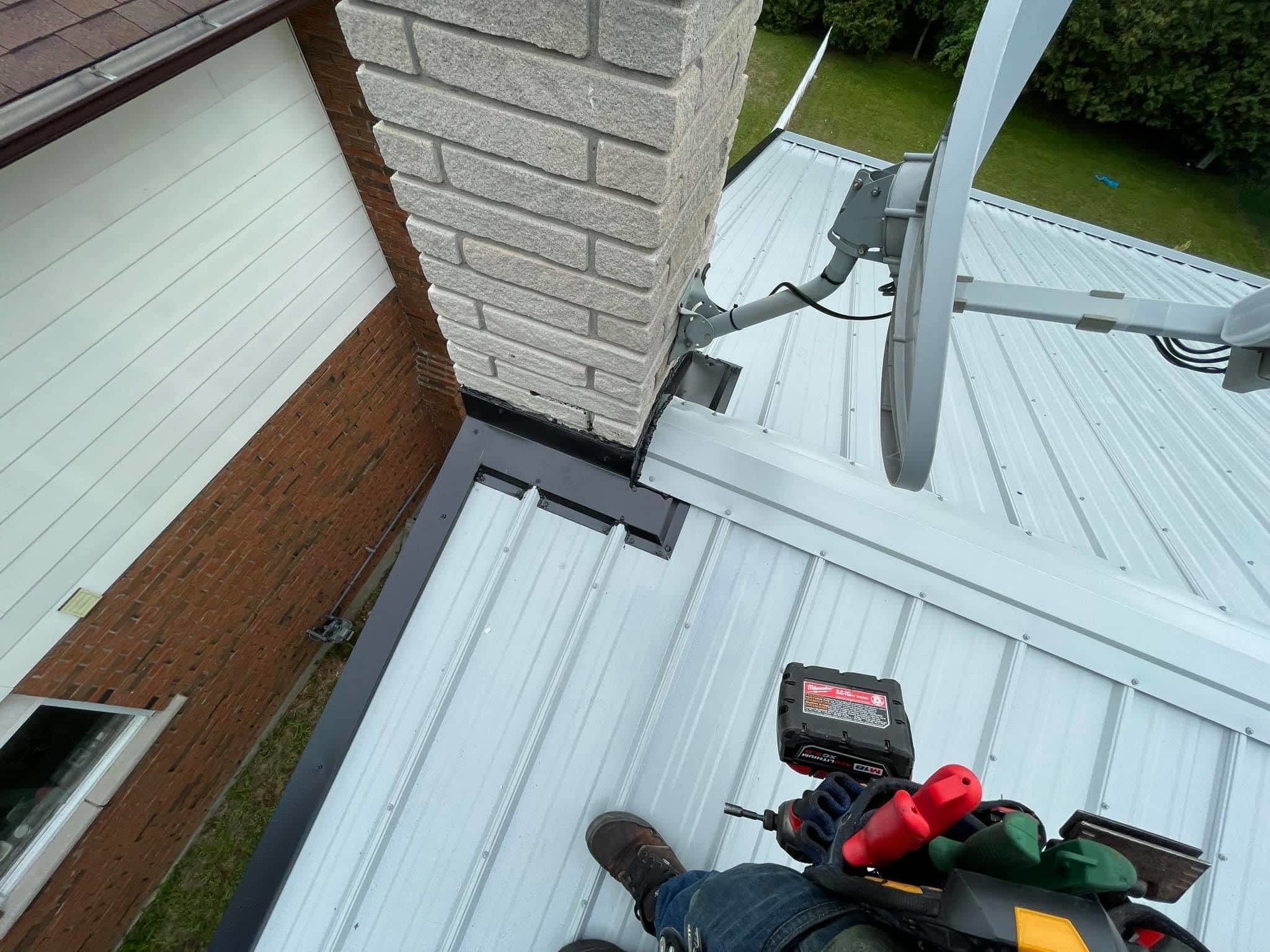 photo D & T Roofing
