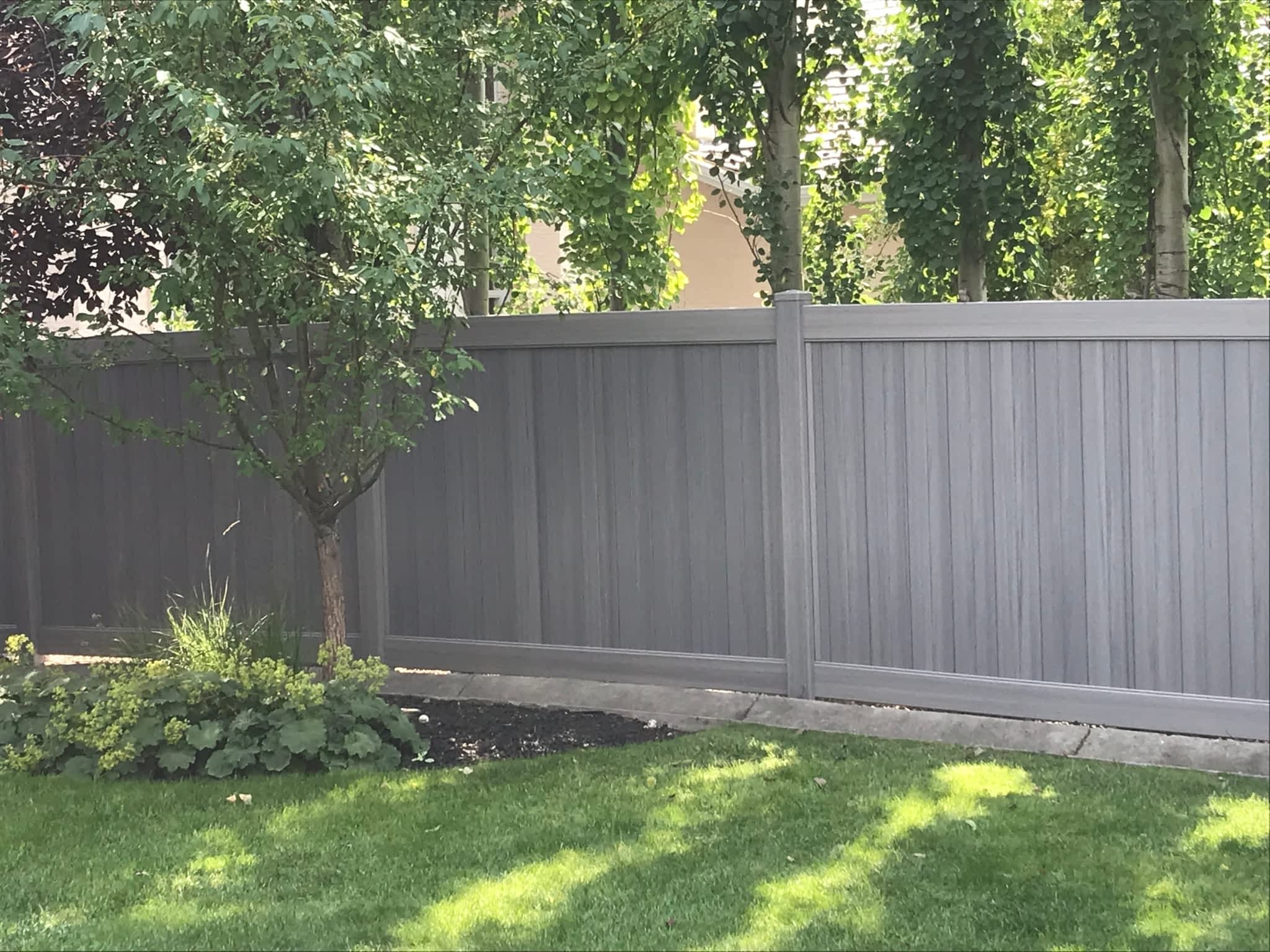 photo Decked Out Vinyl Fences