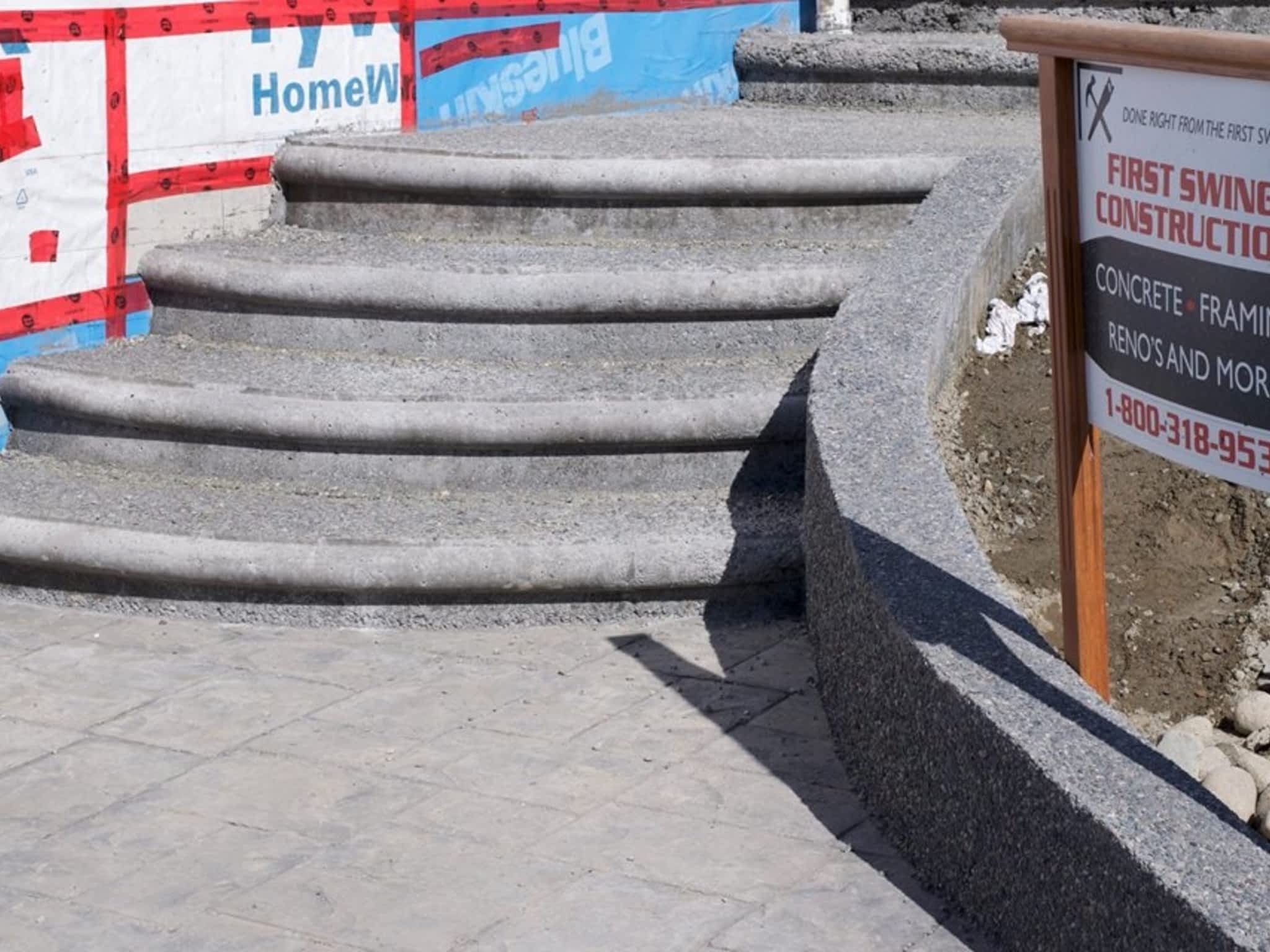 photo First Swing Construction