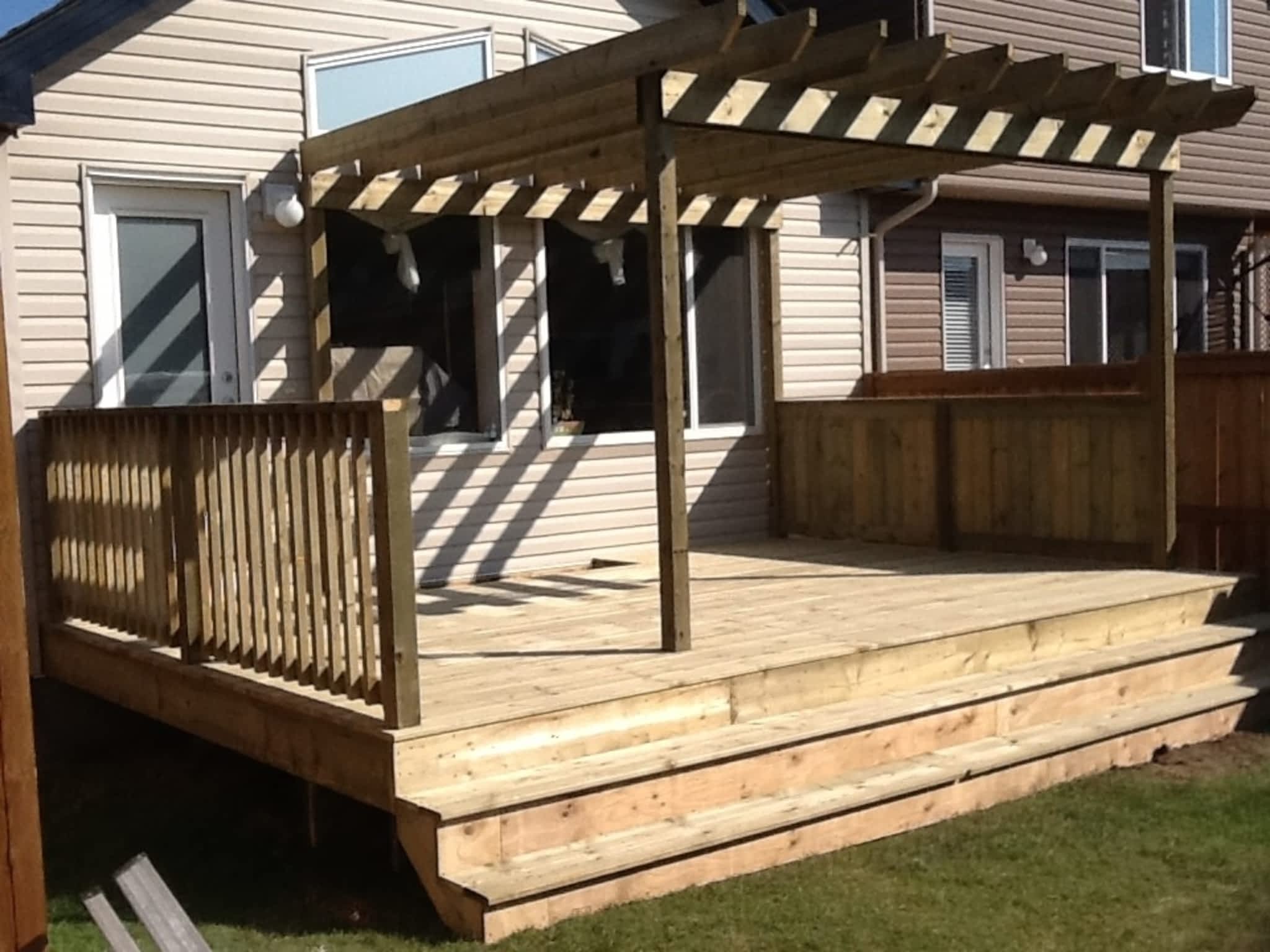 photo National Fence & Deck Inc