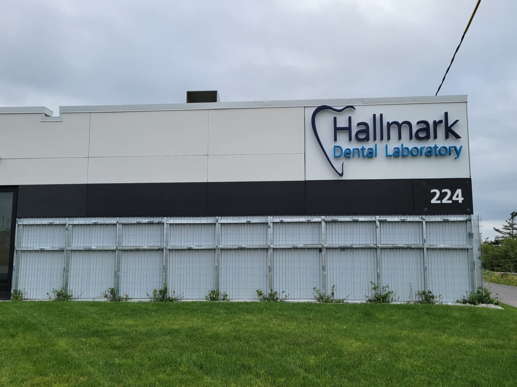 photo Hallmark Dental Laboratory Ltd