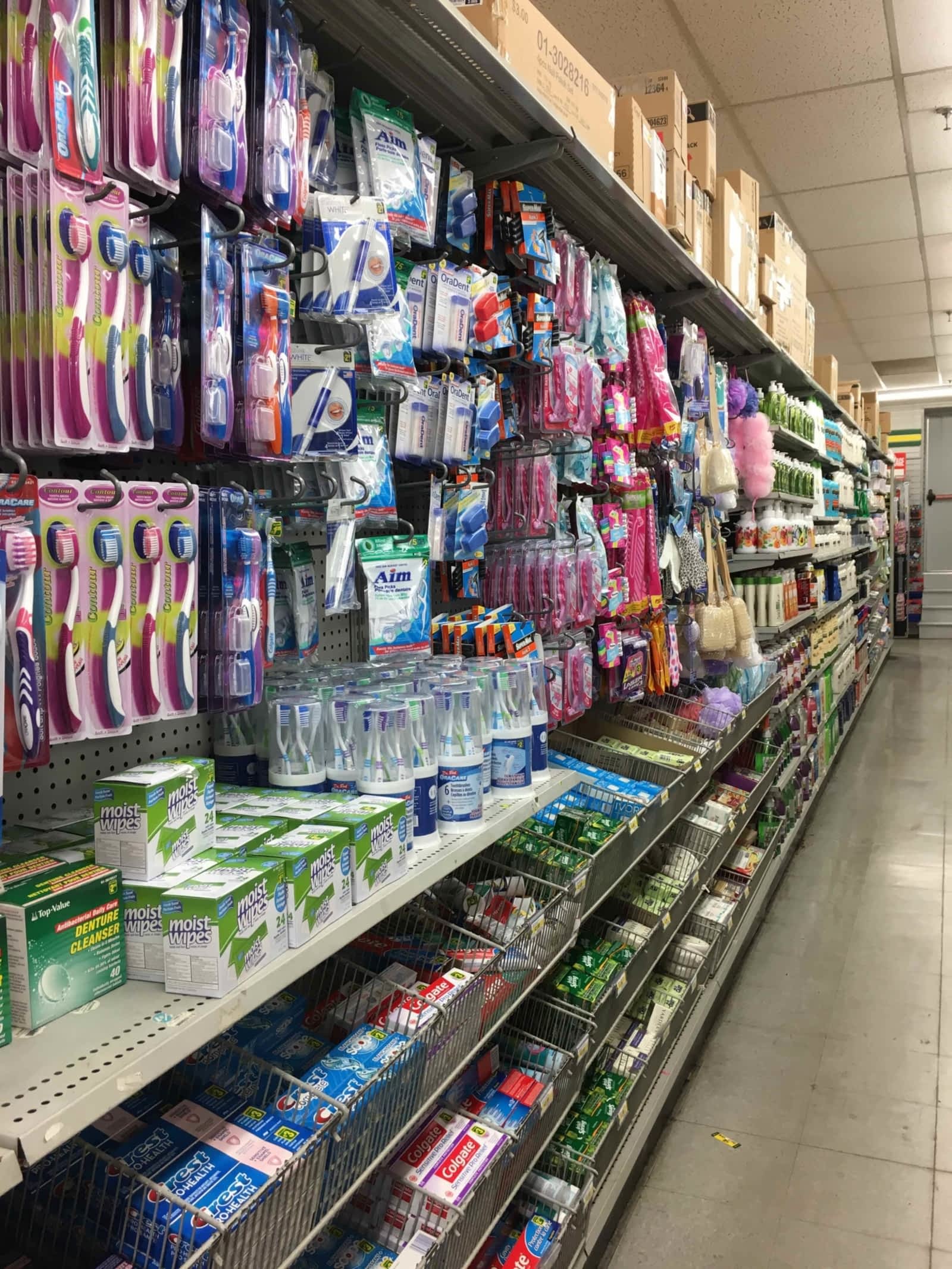 Dollarama 1665 av du MontRoyal E, Montréal, QC