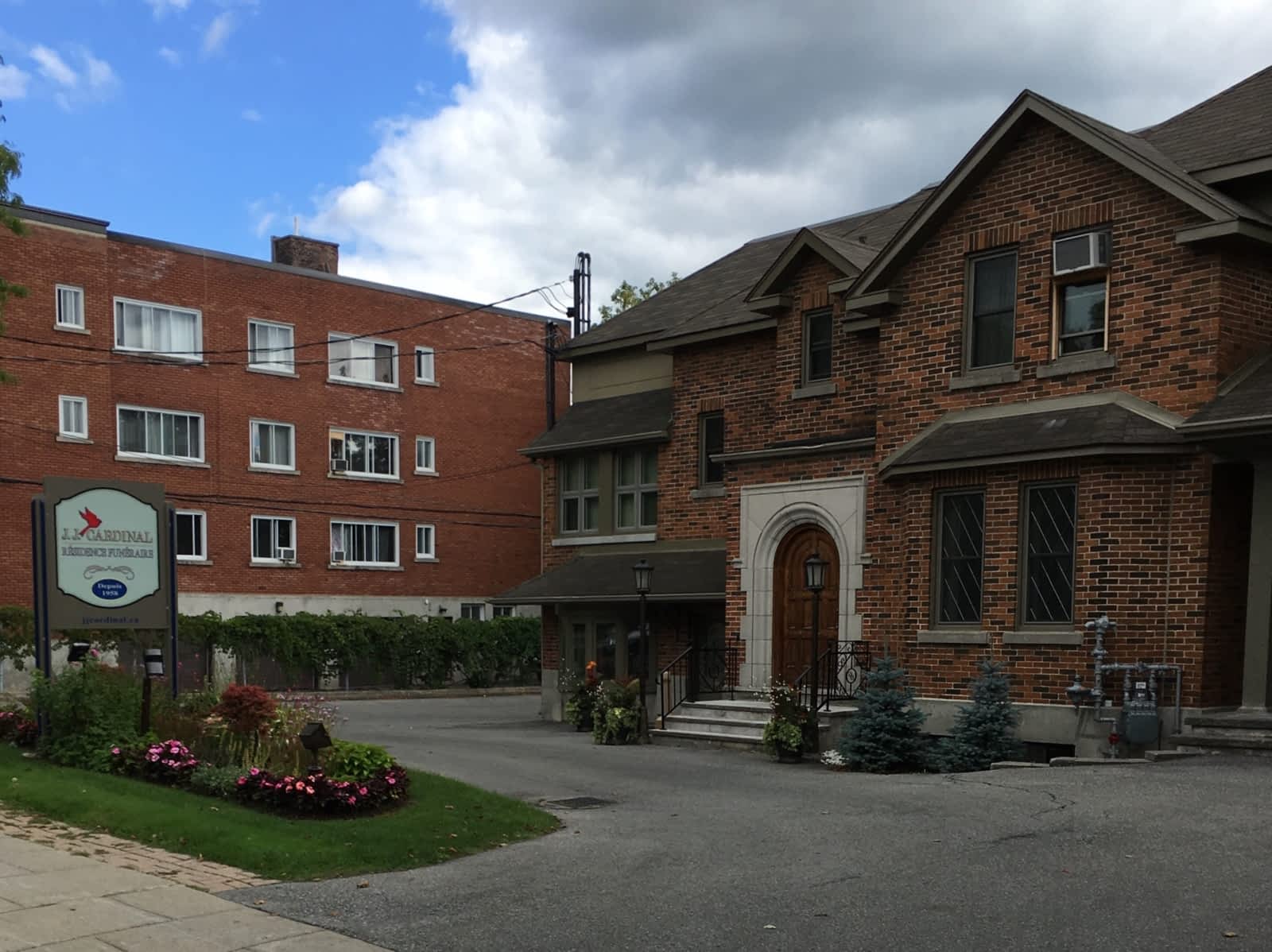 J J Cardinal Résidence Furéraire Opening Hours 560, ch du Borddu