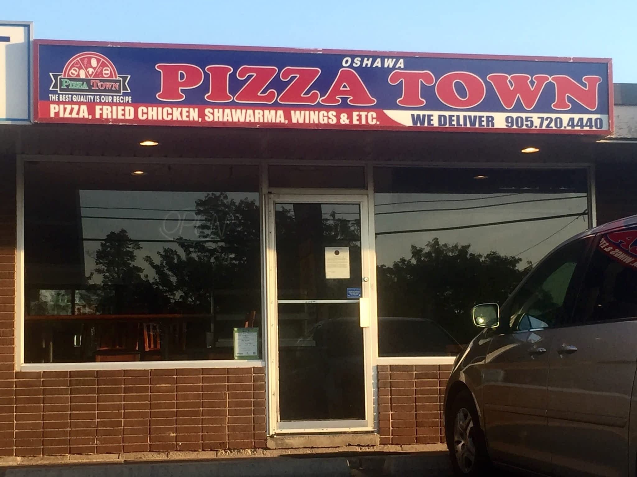 photo Pizza Town Oshawa