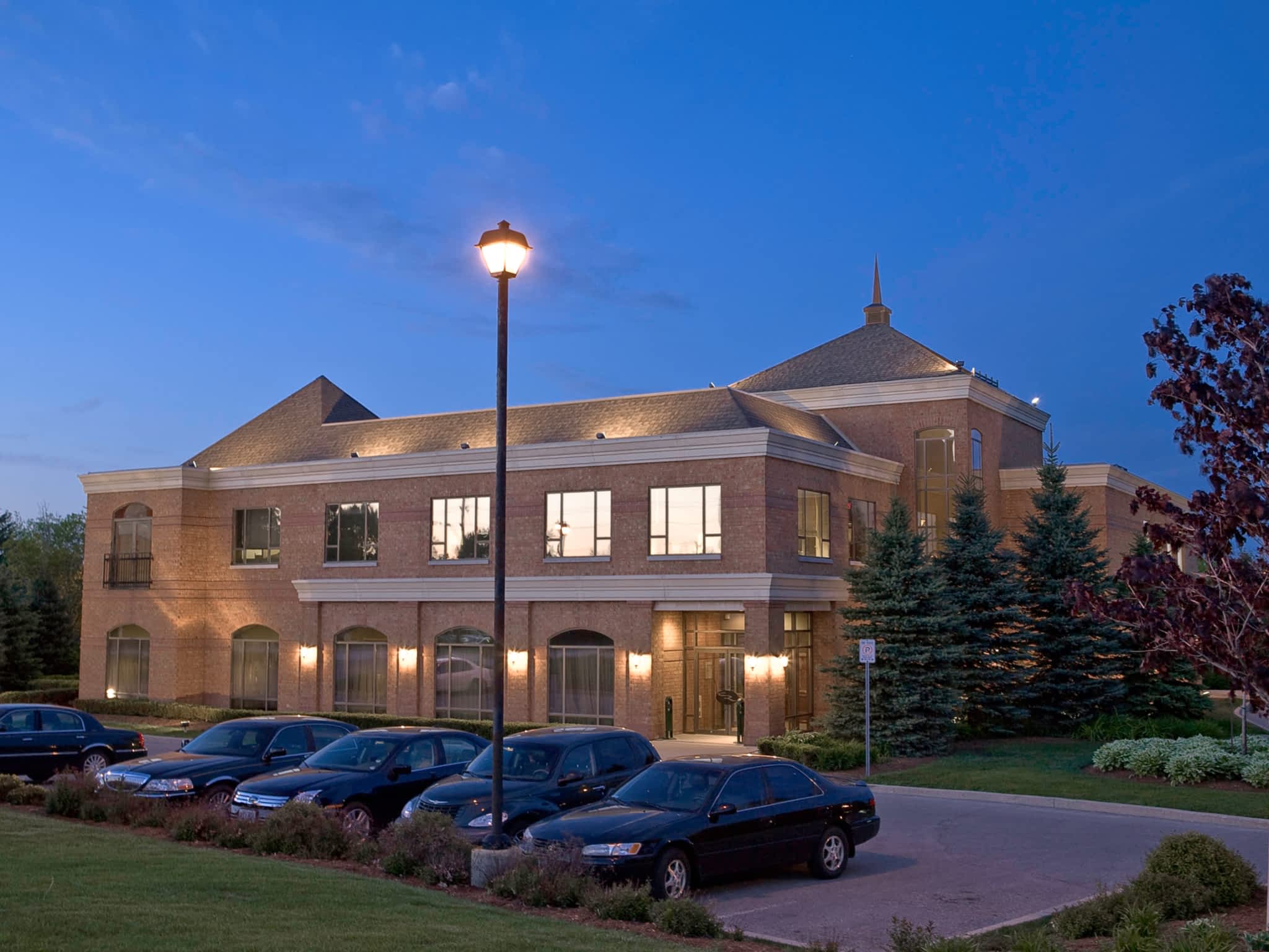 photo Chapel Ridge Funeral Home and Cremation Centre