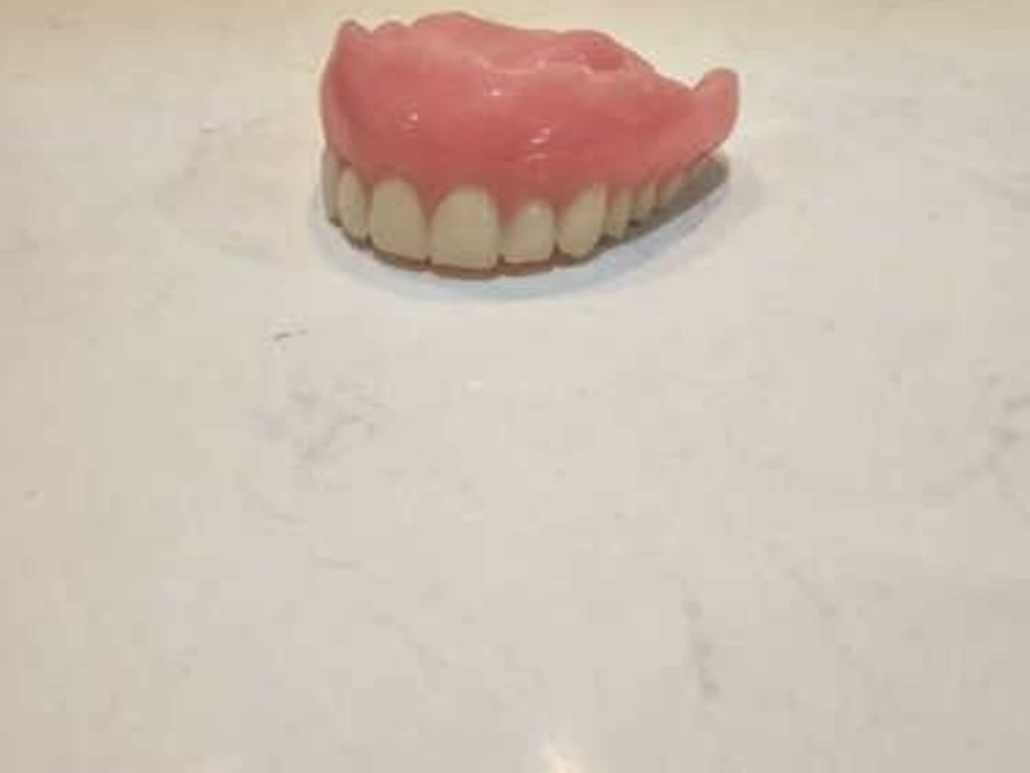 photo Richmond Denture Clinic