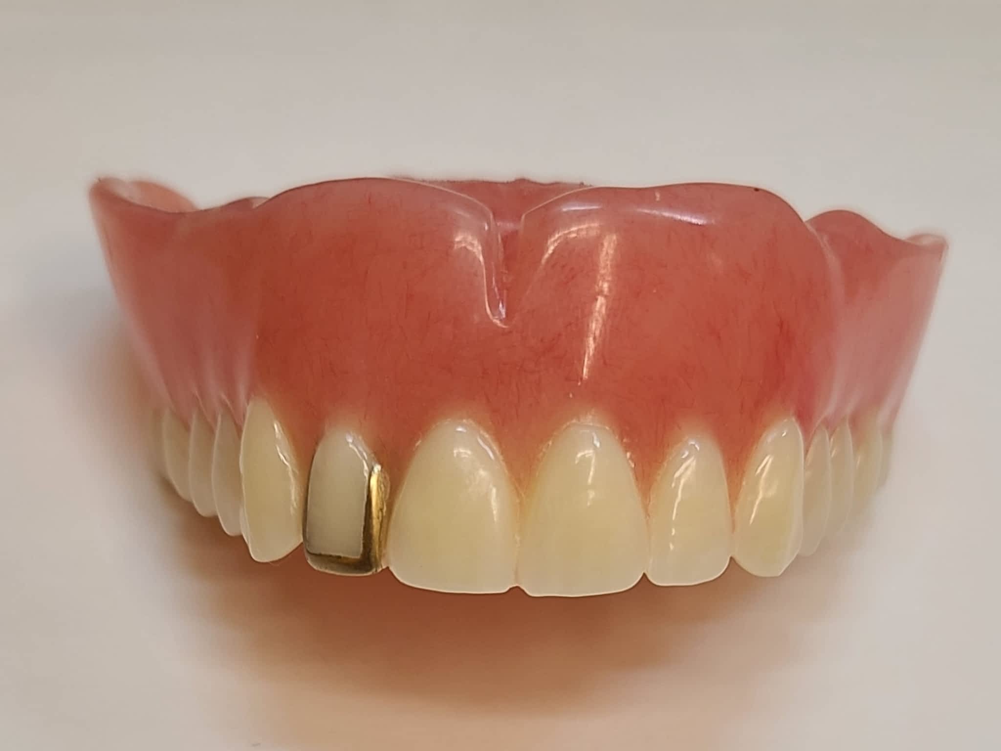 photo Aaron Denture Centre