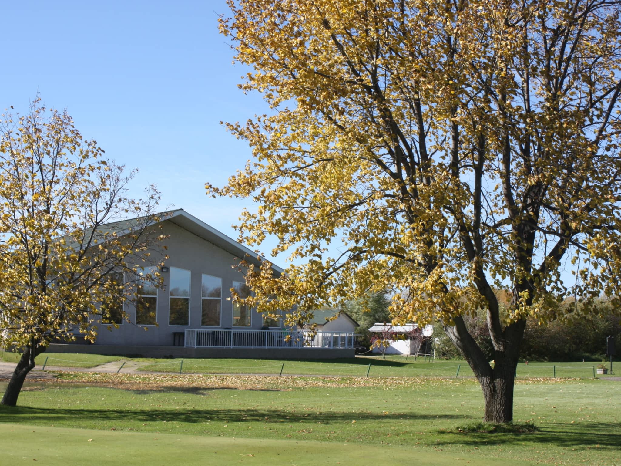 photo Treherne Delahunt Golf & Country Club