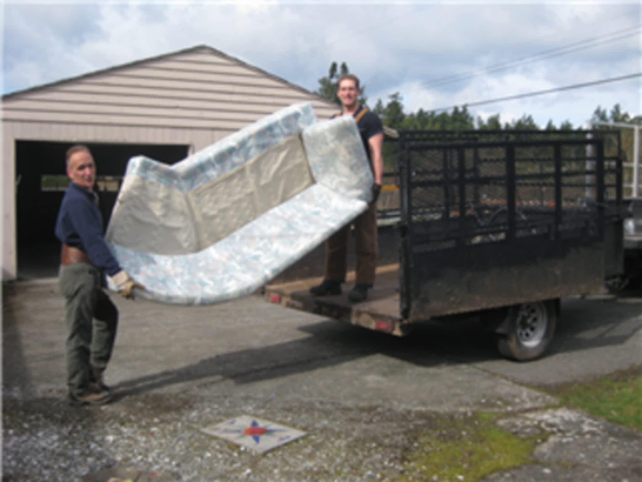 photo Mark's Hauling & Recycling-1 Ton