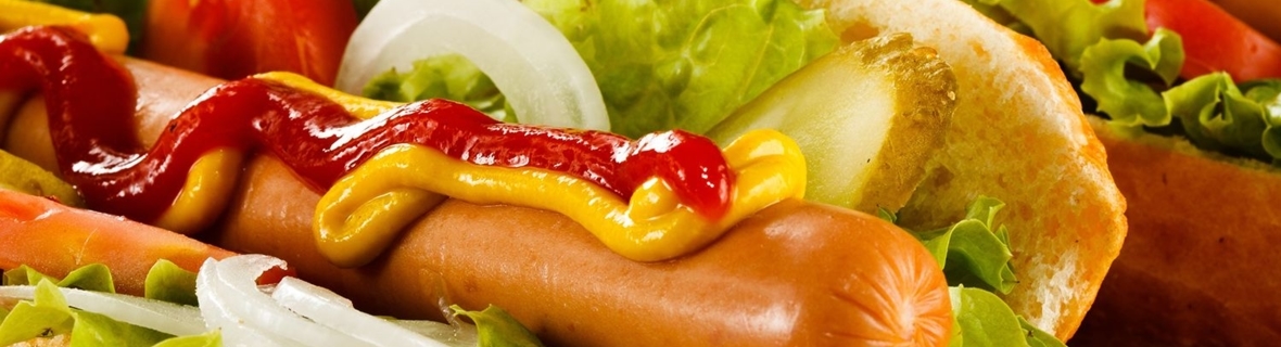 Commandez un hot-dog steamé à ces casse-croûtes montréalais