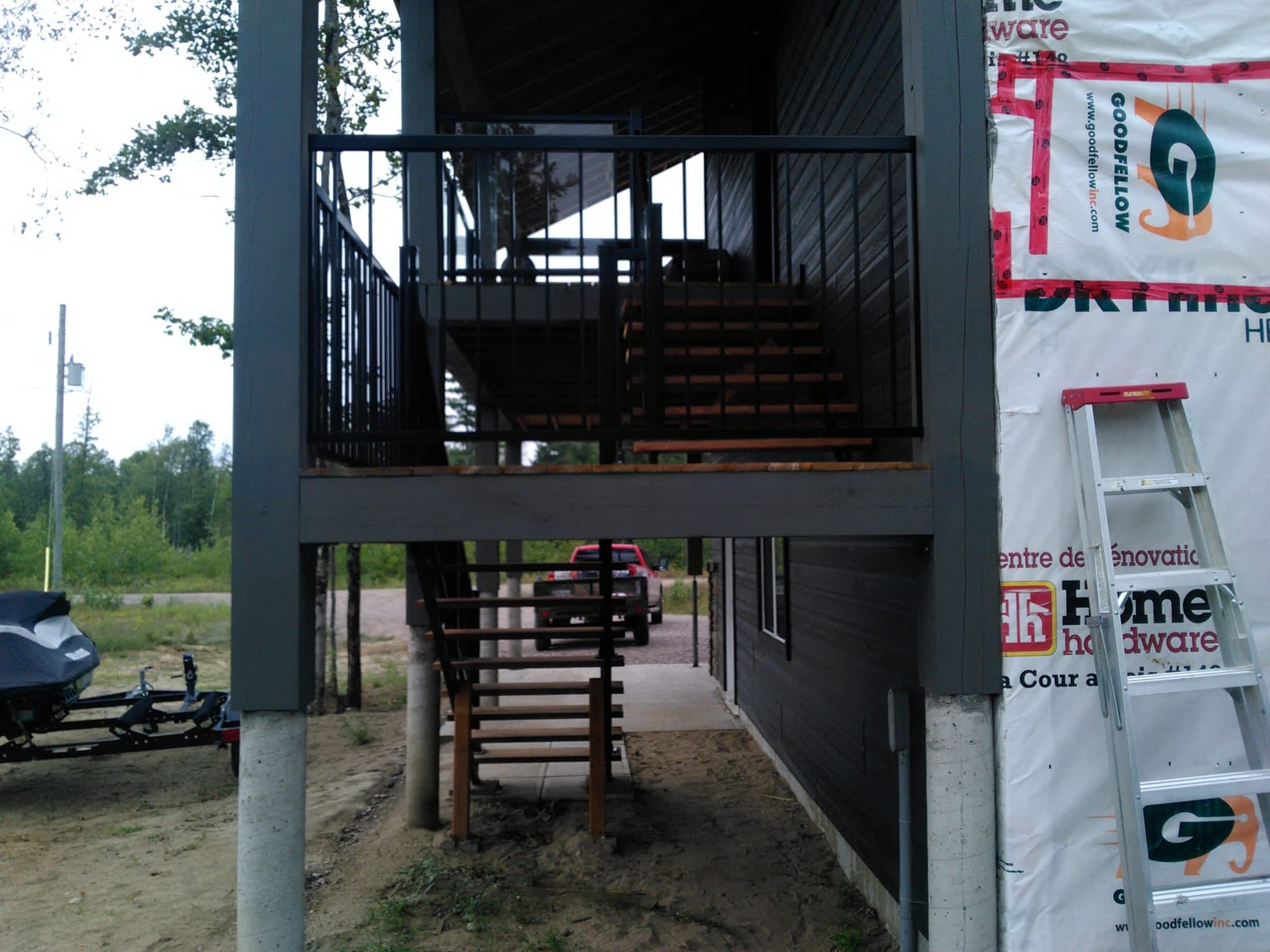 photo Ottawa Valley Aluminium Railing & Decks Co