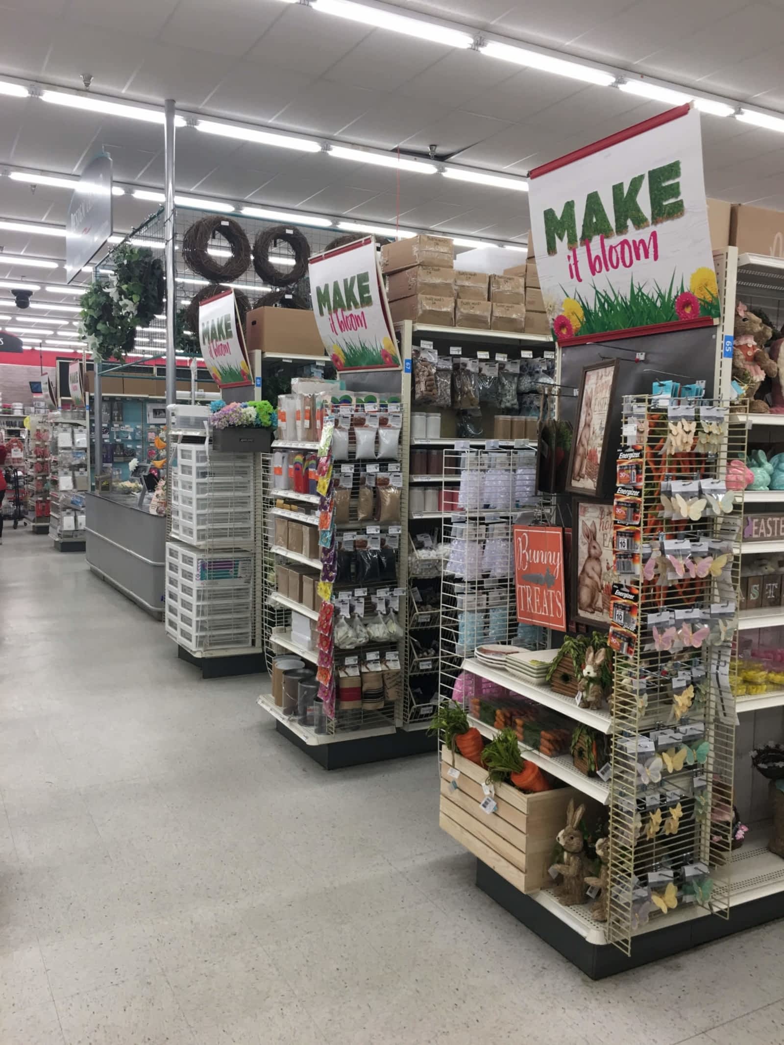 Michaels The Arts & Crafts Store - 15-2755 Lougheed Hwy, Port Coquitlam, BC