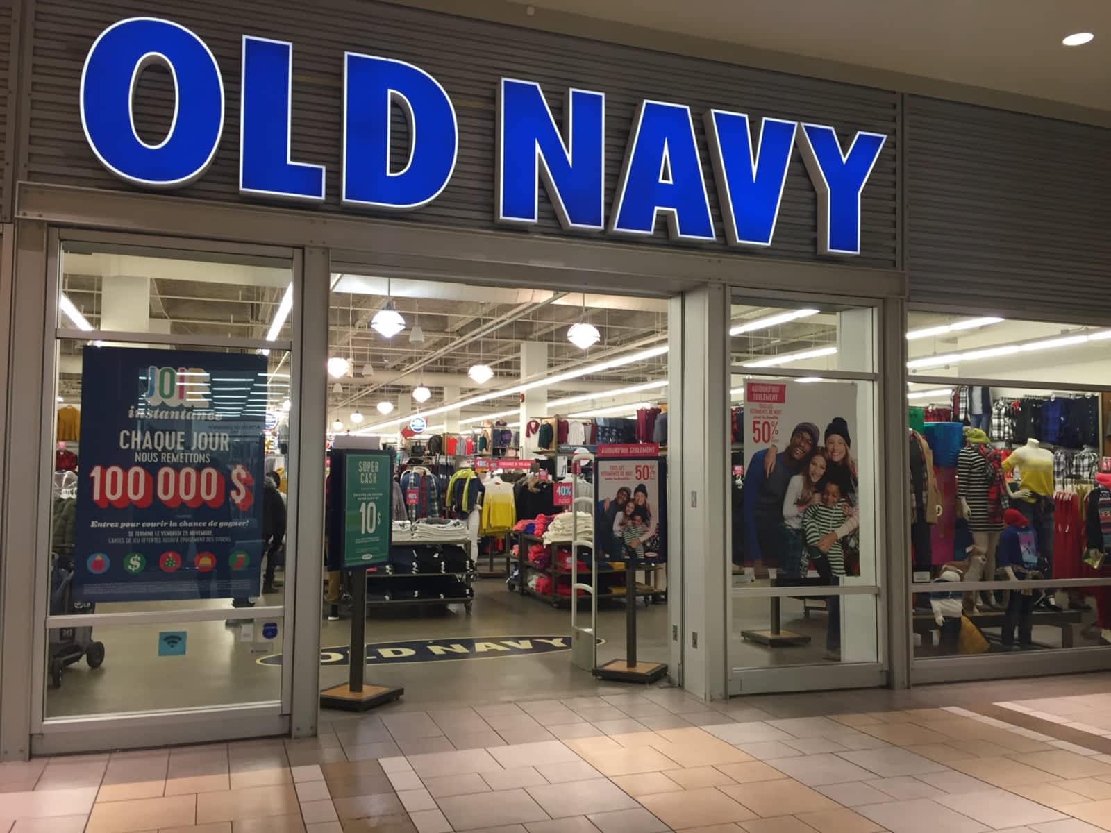 Old Navy - Y8C-6801 aut Transcanadienne, Pointe-Claire, QC