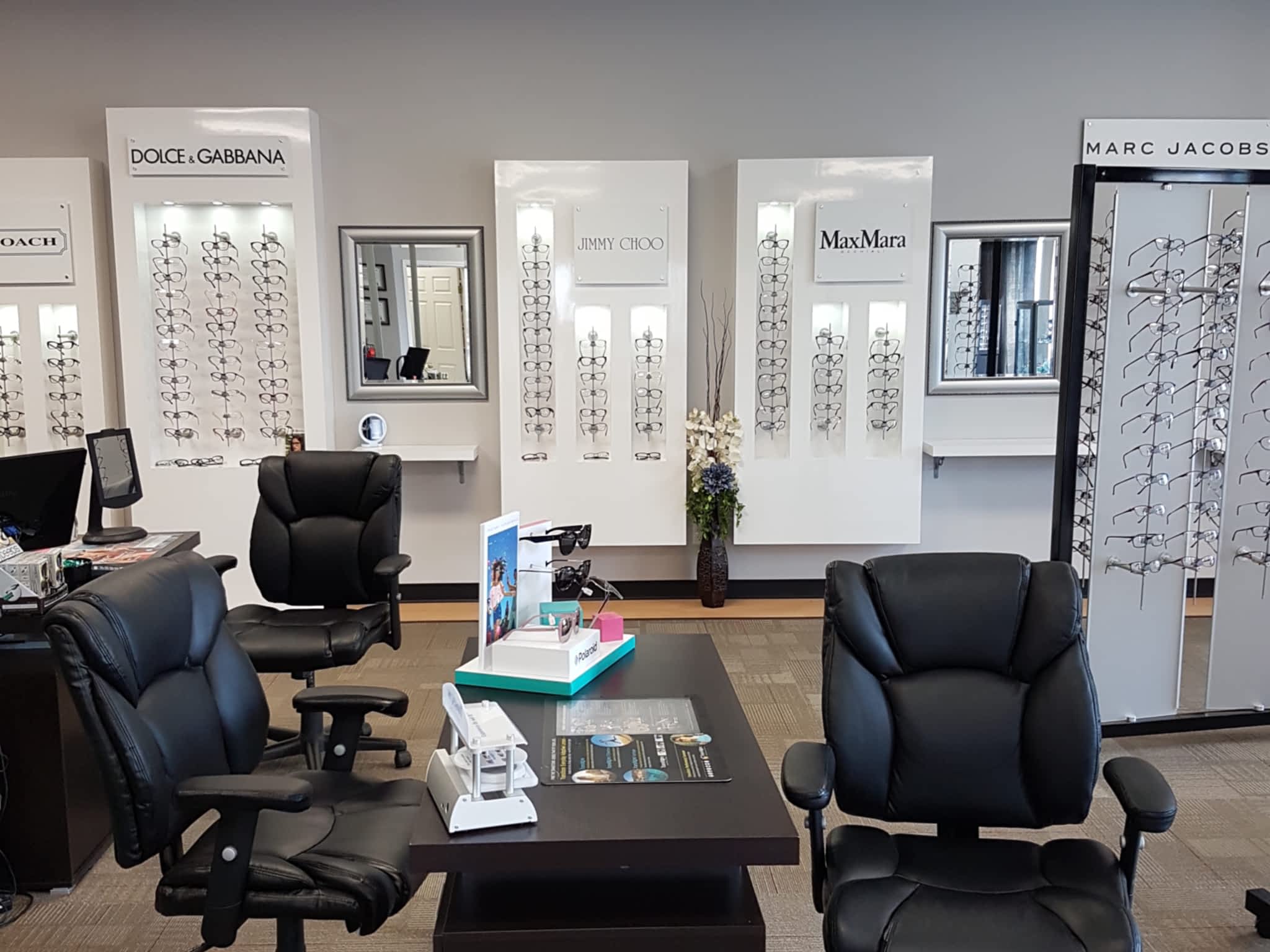 photo Optiks International - Medicine Hat - Strachan Road SE