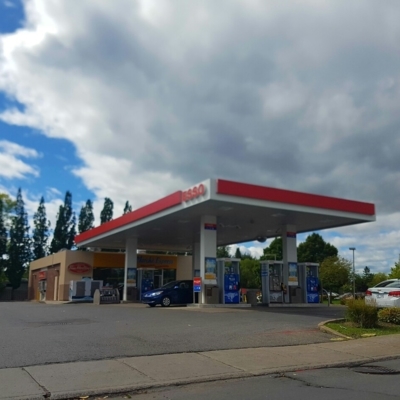 Esso - Stations-services