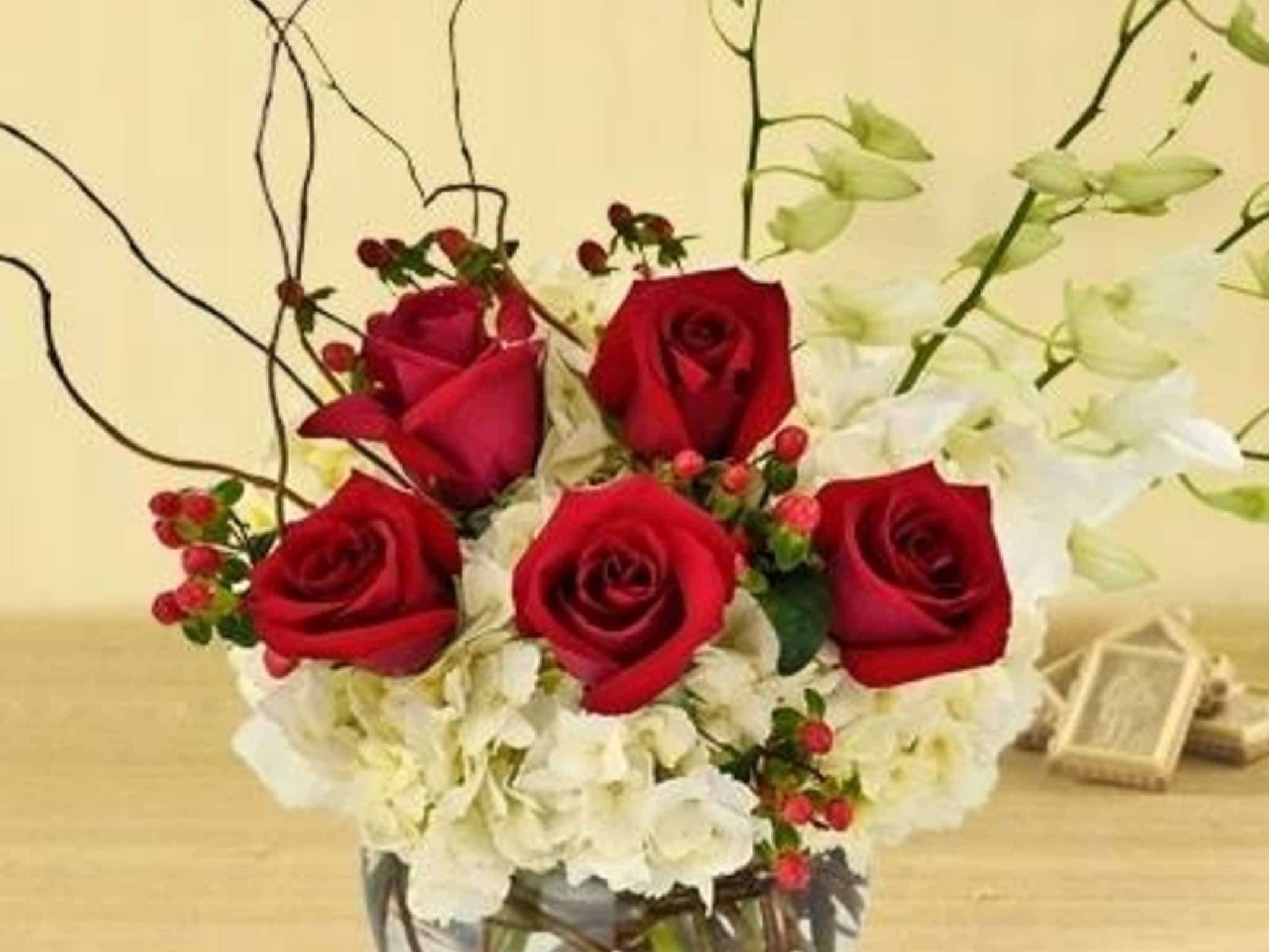 photo Petals & Presents