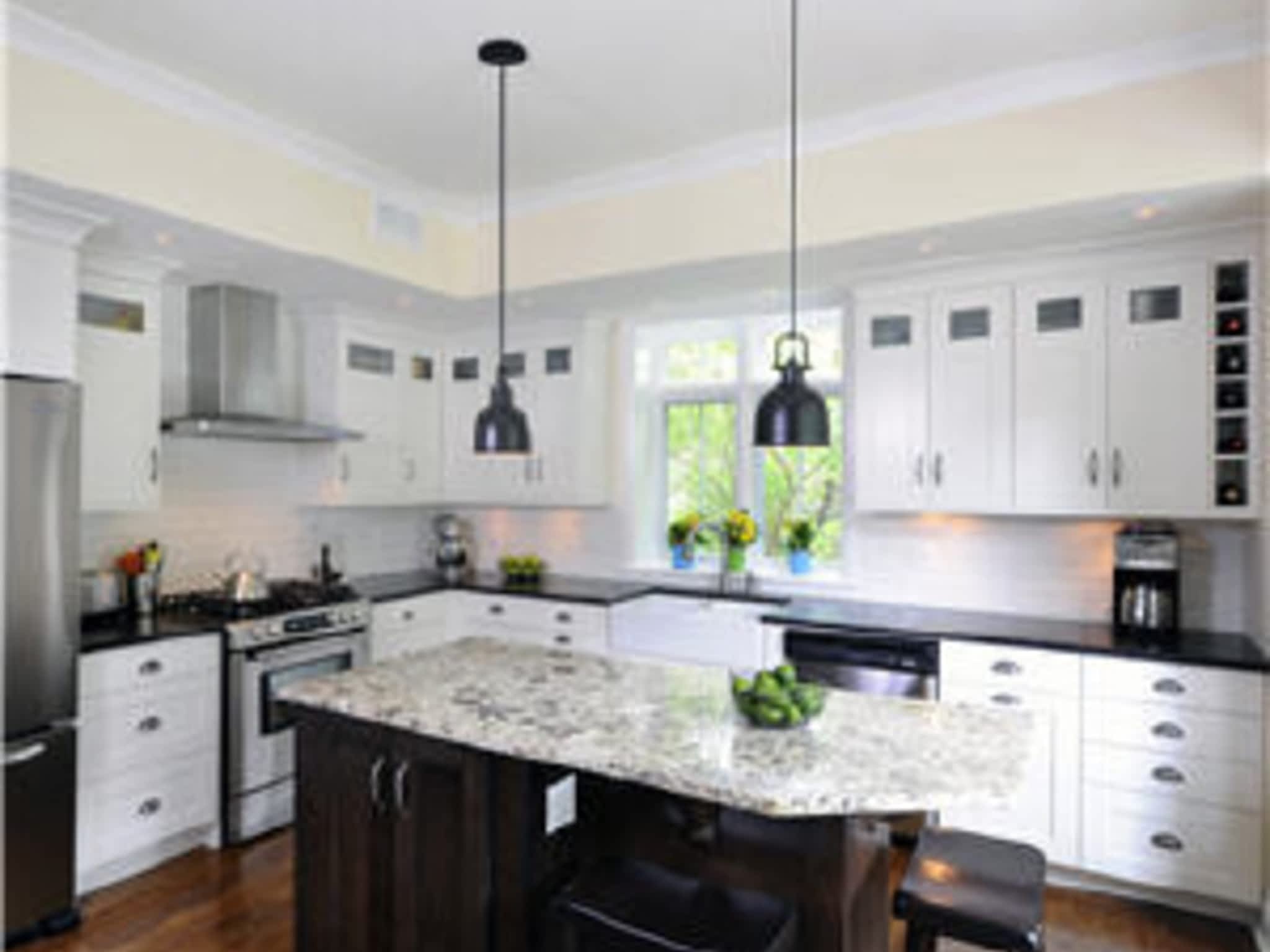 photo Deslaurier Custom Cabinets