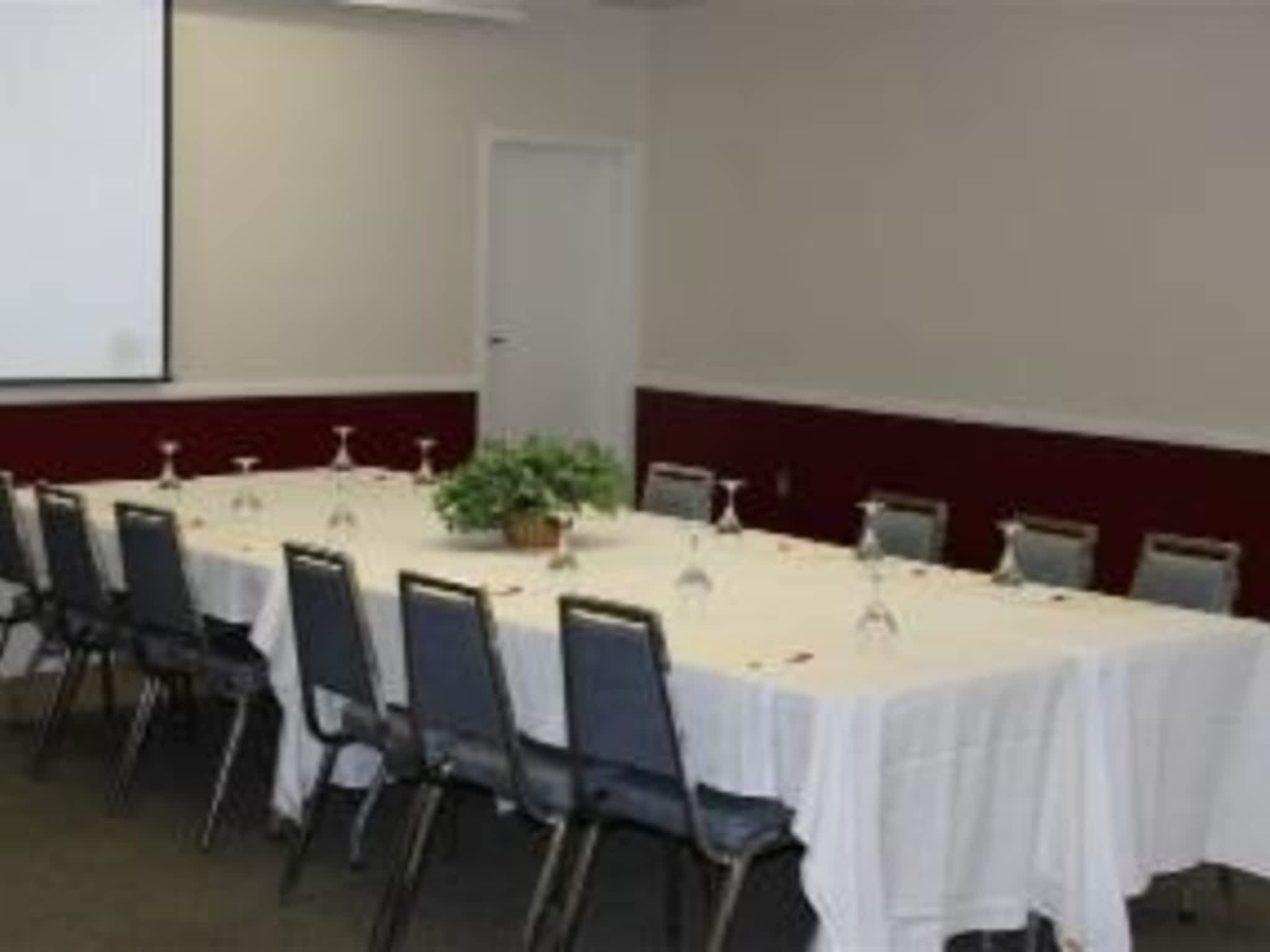 photo BCMInns Lloydminster