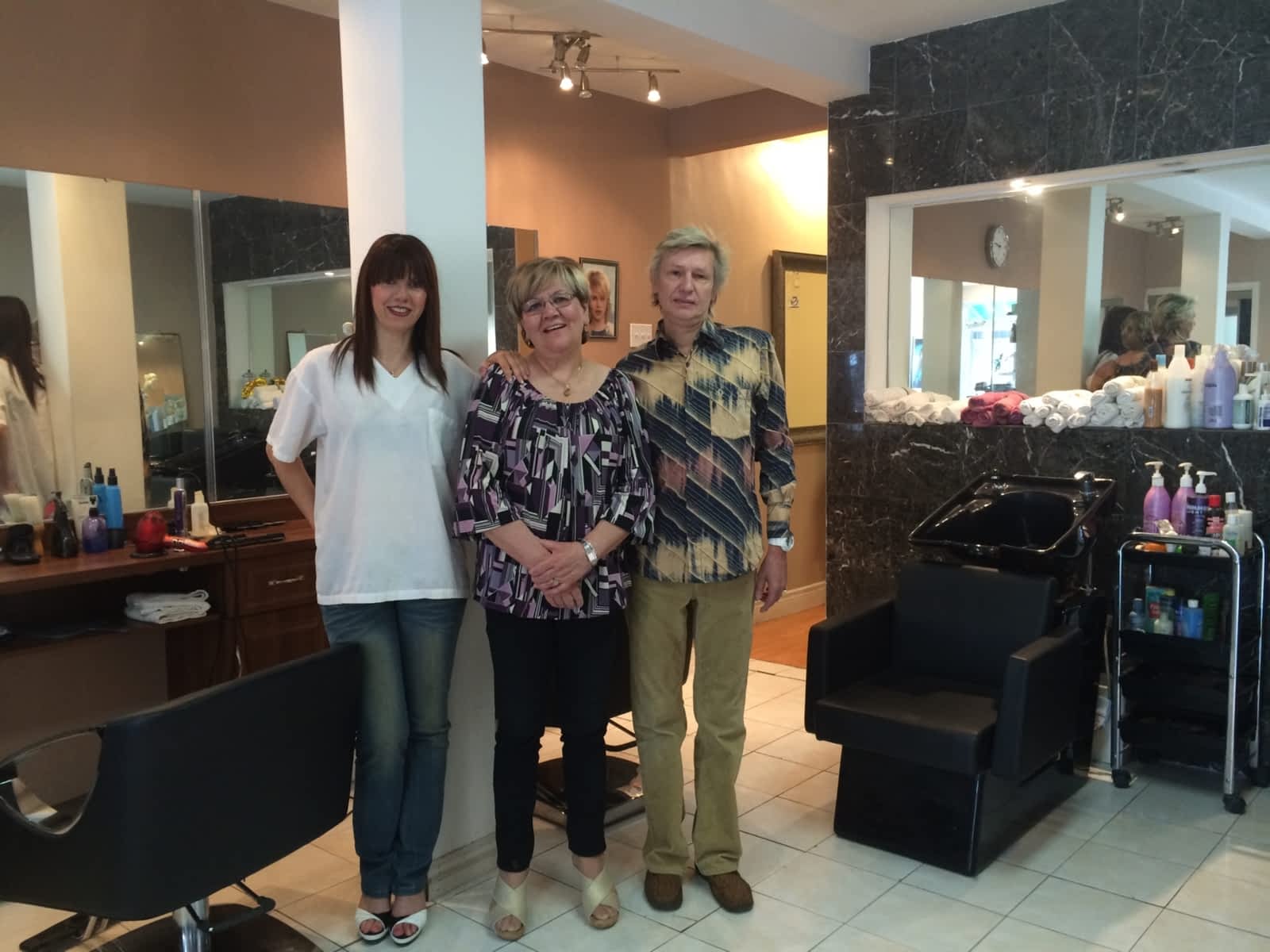 Salon De Coiffure Venus Horaire D Ouverture 5619 Ch De La Cote Des Neiges Montreal Qc