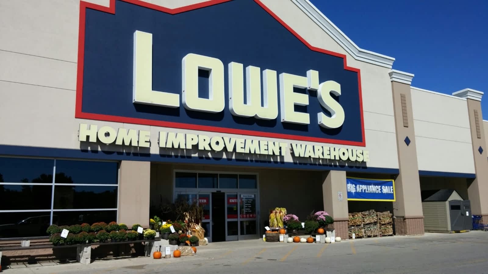 Lowe S Home Improvement Warehouse Storefront 1 