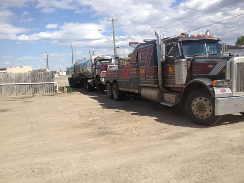 Heavy Rescue Towing & Recovery Service Carstairs, AB 2158A Township