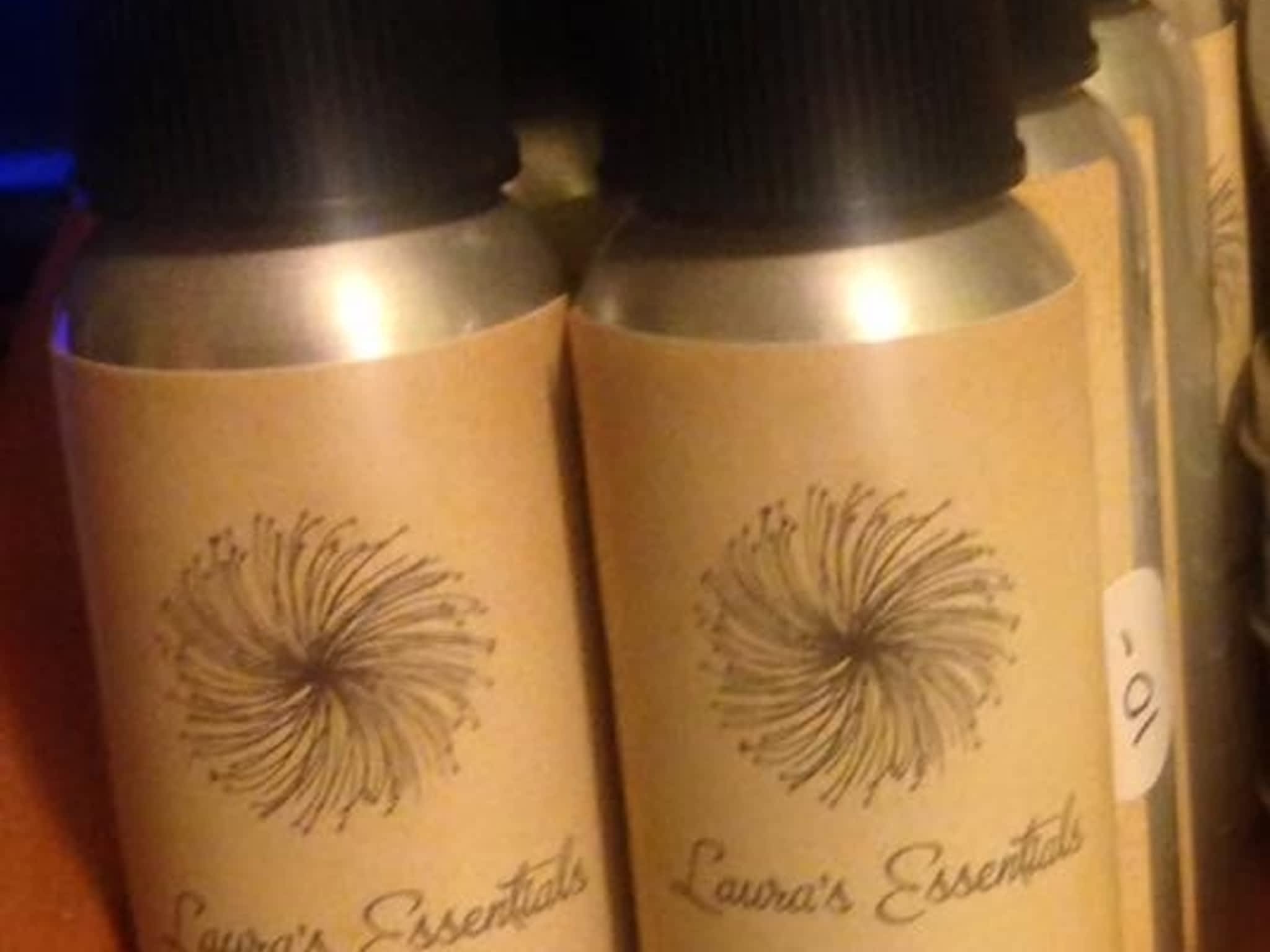 photo Laura's Essentials