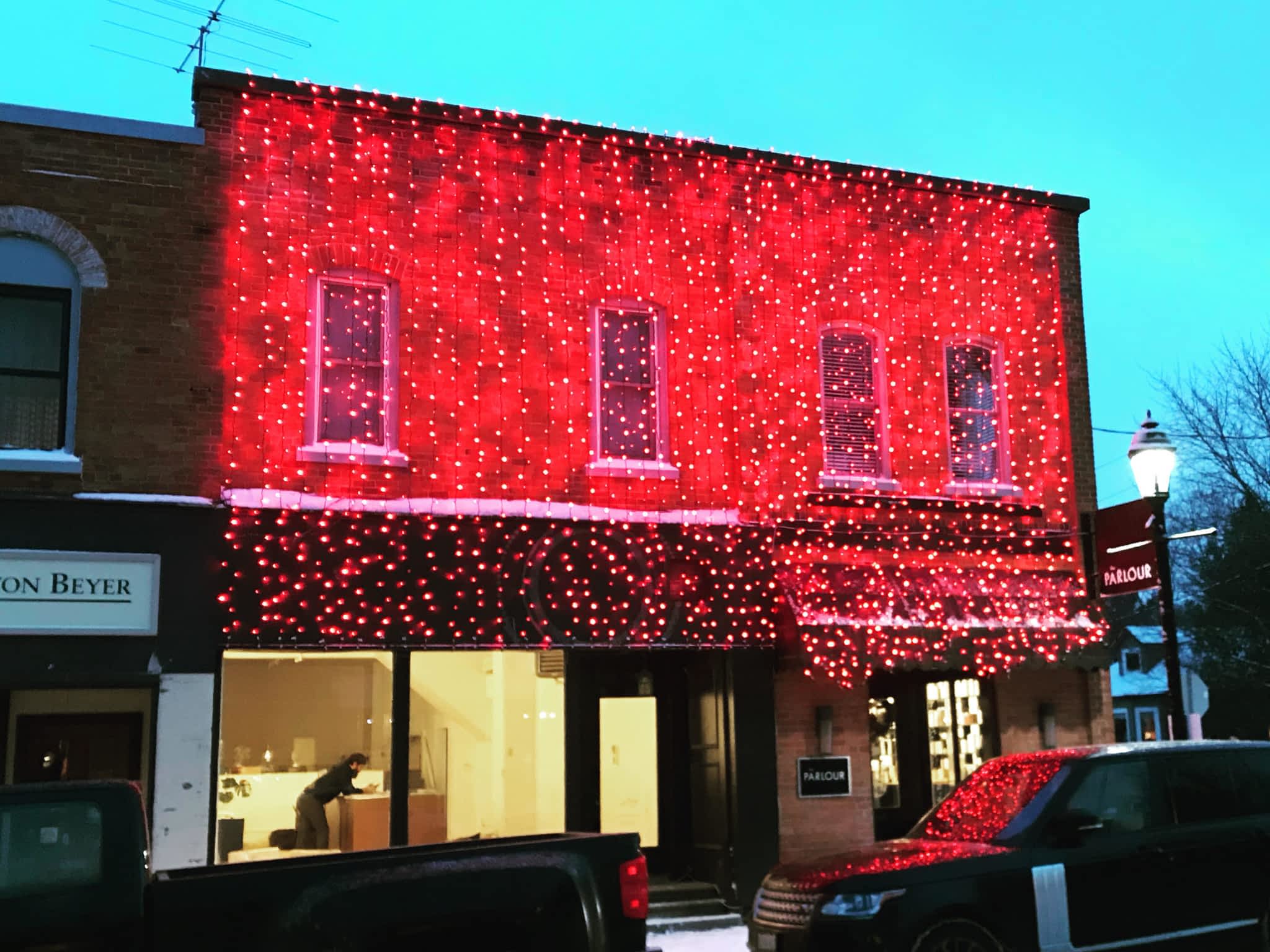 photo Lighthouse Windows