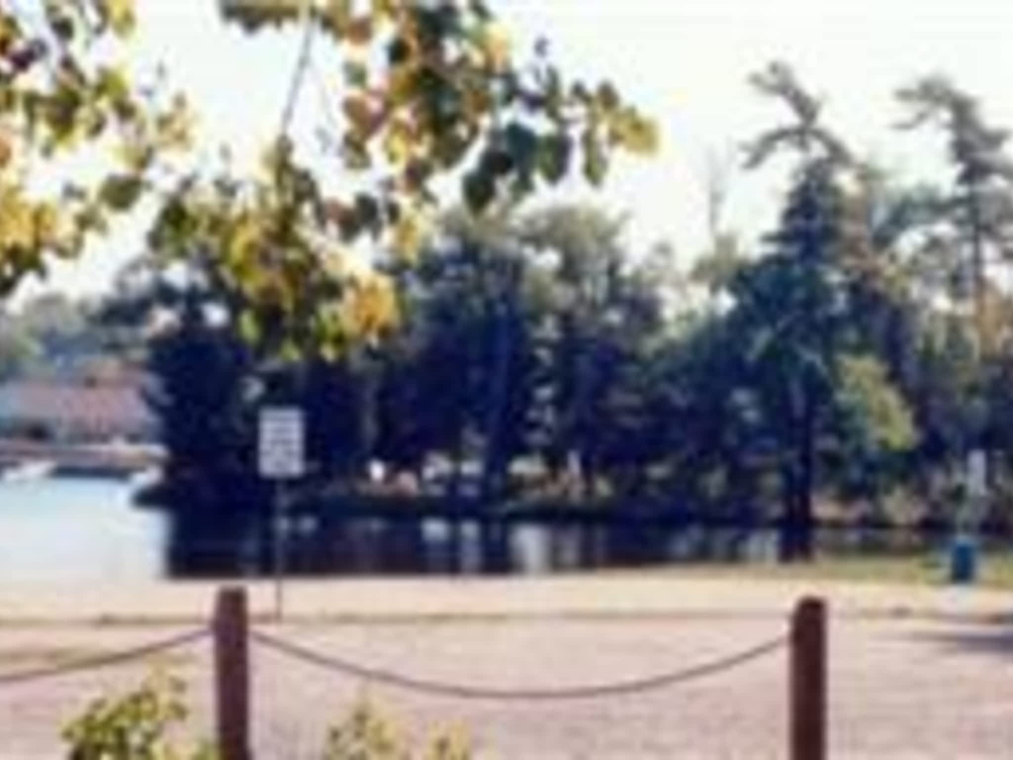 photo Lakefield Campgrounds