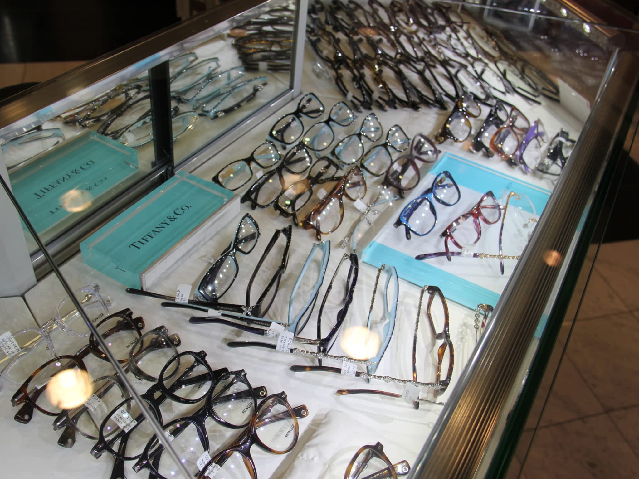 photo Luxury Eyewear - Burnaby - Metrotown