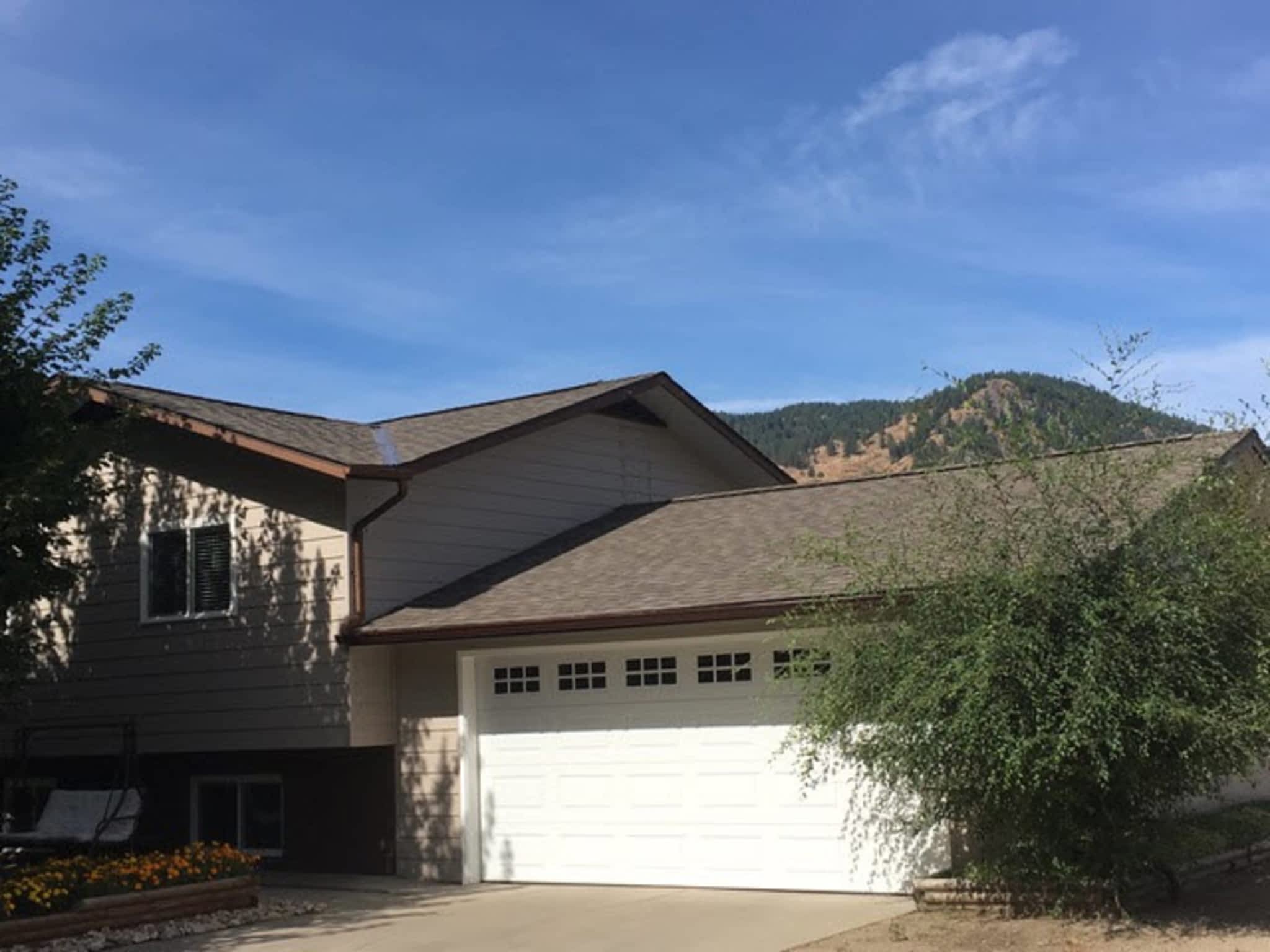 photo Two Rivers Roofing Ltd